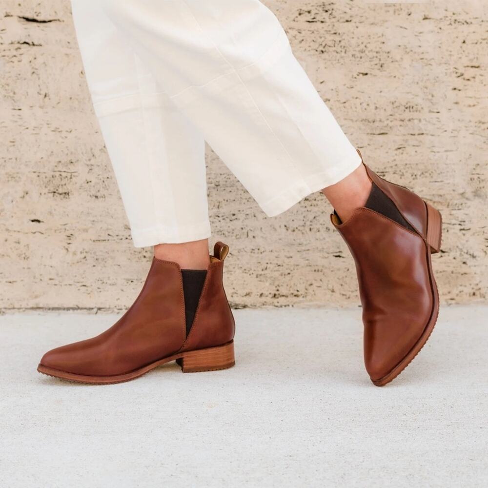 Nisolo Eva Everyday Chelsea Boot Auburn Leather NIB 8.5 Sustainable Designer - Picture 5 of 16